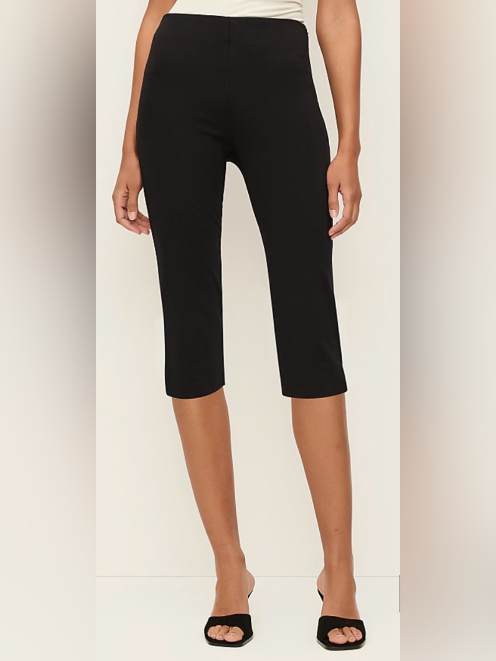 Ann Taylor Ponte Capri Pants